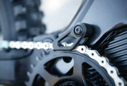 Close up of the chain on the Spectral:ON CFR thumbnail