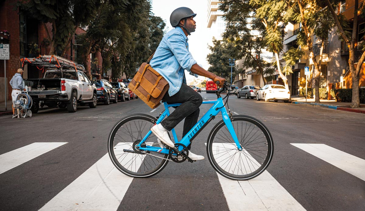 Man riding an Aventon Soltera single speed