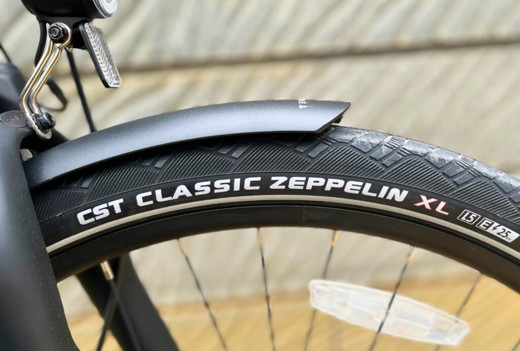tenways cgo800s front tire – cst classic zeppelin